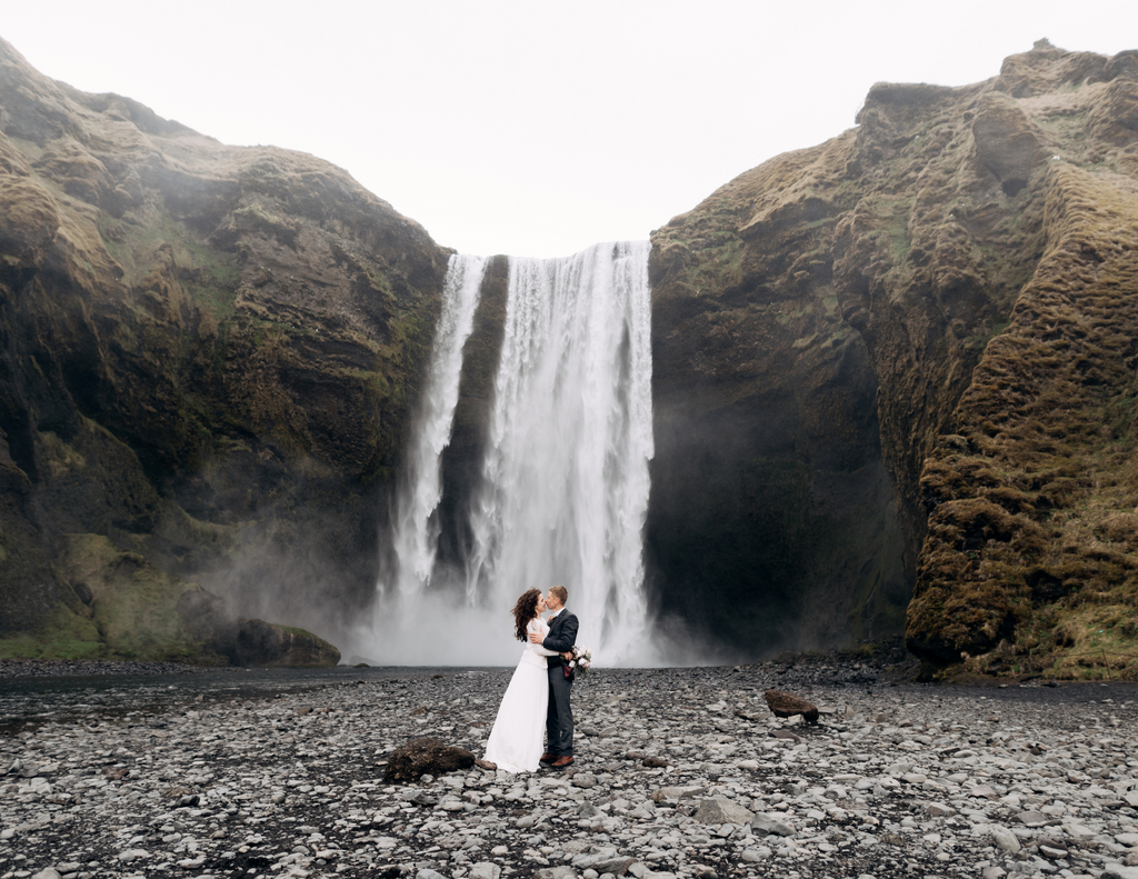 Planning The Ultimate Destination Wedding - 10 Tips Every Bride Needs!
